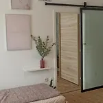 4 In Mit Balkon, Garten Und Kostenlosen Parkplatz *
