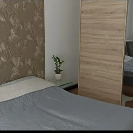 4 In Mit Balkon, Garten Und Kostenlosen Parkplatz * Леобен