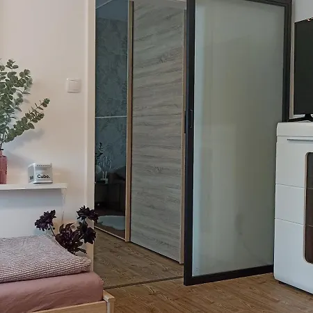 4 In Mit Balkon, Garten Und Kostenlosen Parkplatz لوبن