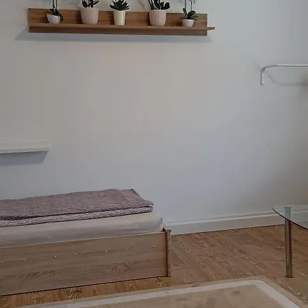 Апартаменты 4 In Mit Balkon, Garten Und Kostenlosen Parkplatz *